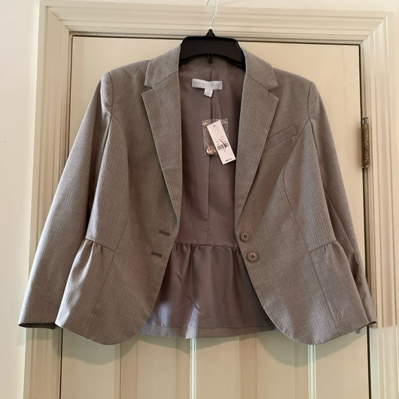 Women’s New York & Company Grey Pinstriped Blazer Jacket Size 6 NWT Button - Picture 2 of 6